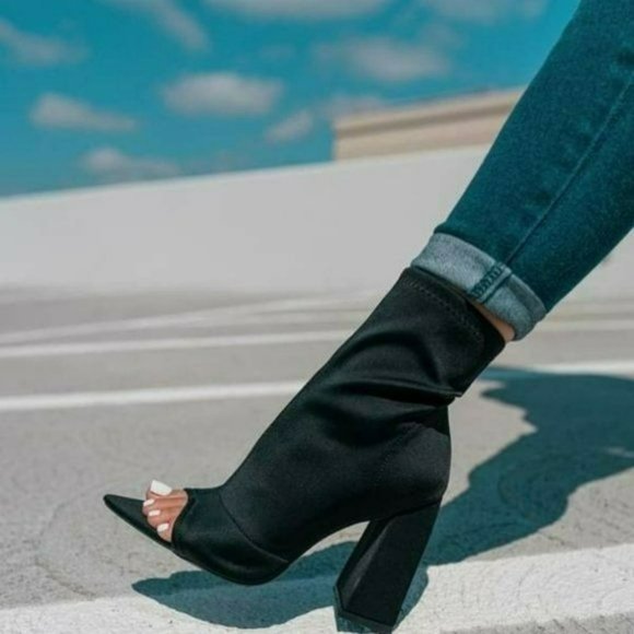 Cape Robbin Shoes - CAPE ROBBIN Boots Black Open Toe / Peep Toe Chunky Heel Booties 4" Heel Size 9M